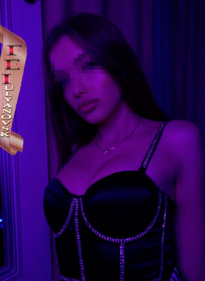     Deluxe